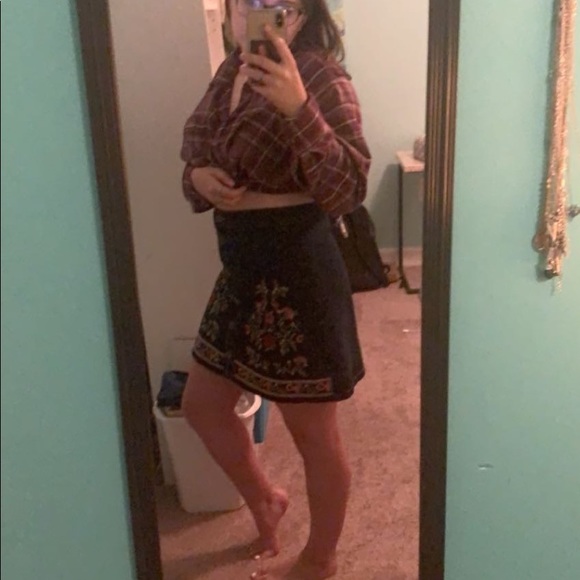 SOLD Francesca’s Embroidered Jean Skirt - Picture 9 of 9